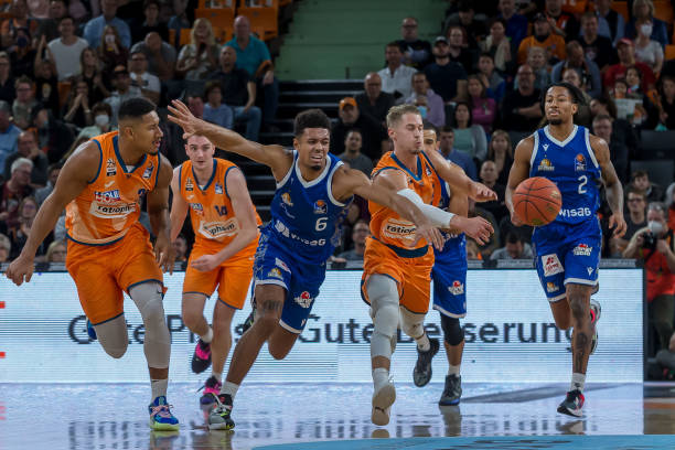 中韩足球赛 中韩足球赛